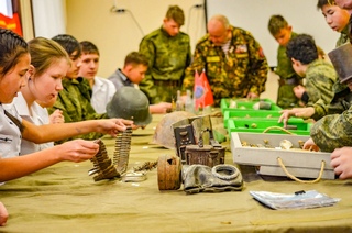 Школьники Республики Алтай познакомились с предметами военного времени
