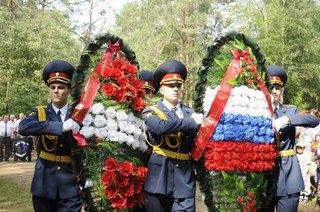 Погребение летчиков в с.Торопово Бабаевского района