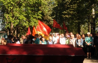 23 июня, на мемориале "Скорбящая мать" в центре с. Ошта состоялось торжественное погребение останков 20 воинов.